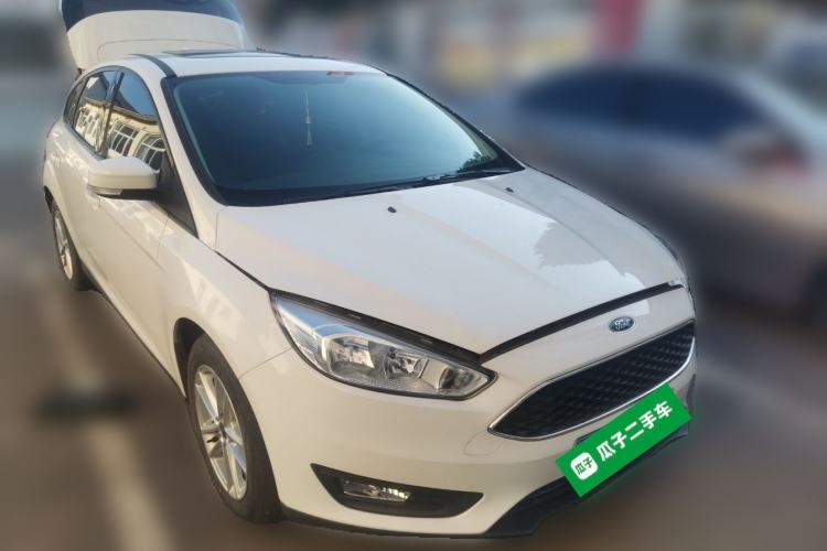 Used Ford Focus 2018 Hatchback Classic 1.6L Automatic Trendy SmartDrive Edition Front Right 45 Deg