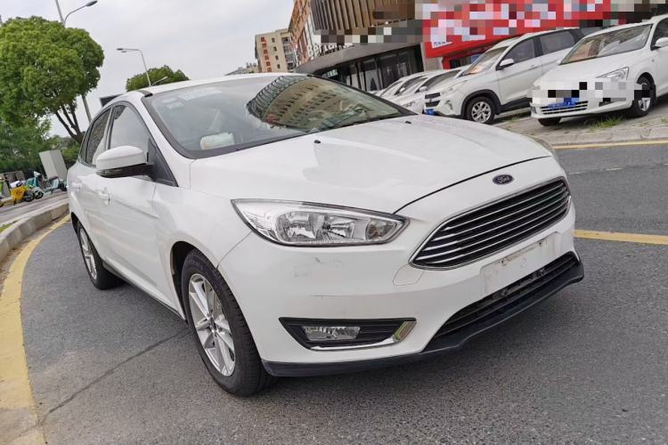 Used Ford Focus 2018 Sedan Classic 1.6L Automatic Trendy SmartDrive Edition Front Right 45 Deg