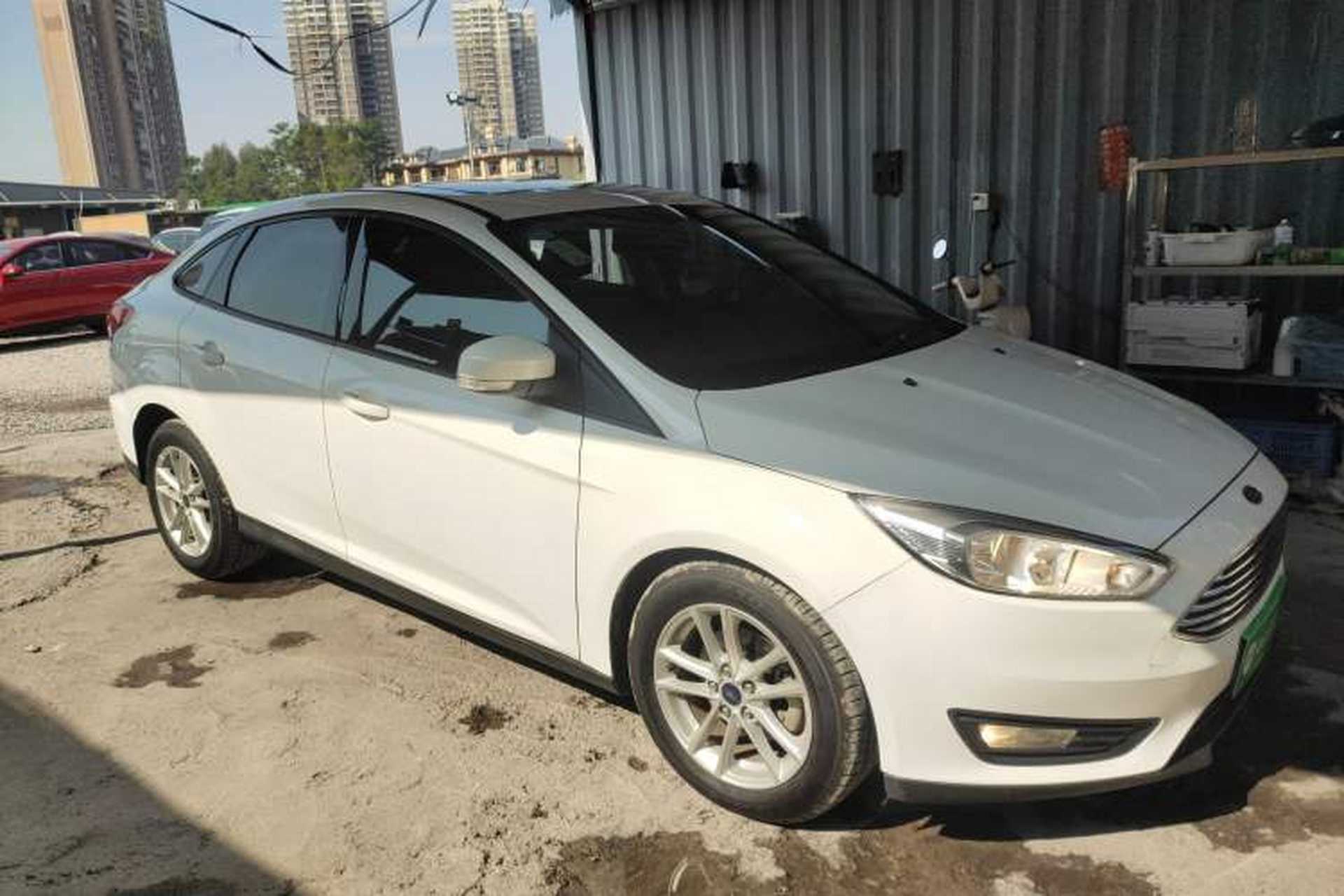 Used Ford Focus 2018 Sedan Classic EcoBoost 125 Automatic Supercharged Style SmartDrive Edition Front Right 45 Deg