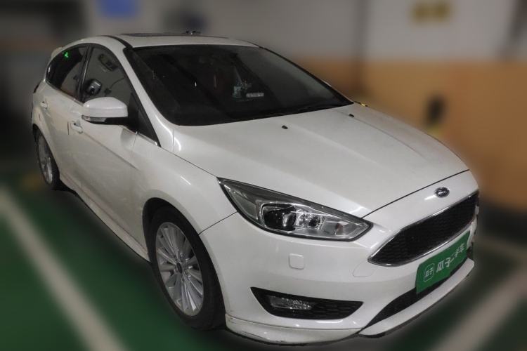 Used Ford Focus 2018 Hatchback Classic EcoBoost 180 Automatic Sport Edition Front Right 45 Deg