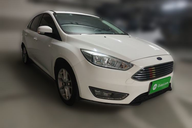 Used Ford Focus 2018 Sedan Classic 1.6L Automatic Trendy SmartDrive Edition Front Right 45 Deg