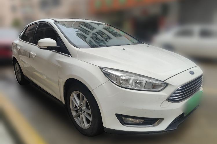 Used Ford Focus 2018 Sedan Classic EcoBoost 180 Automatic Elite Model Front Right 45 Deg