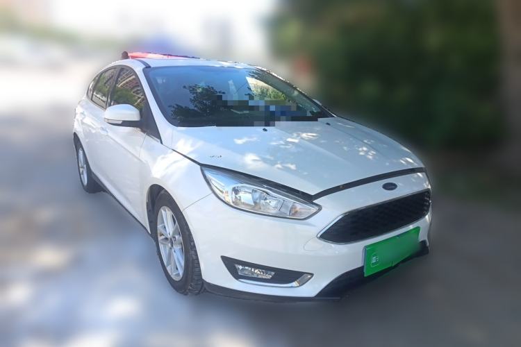 Used Ford Focus 2018 Hatchback Classic EcoBoost 180 Automatic Elite Model Front Right 45 Deg
