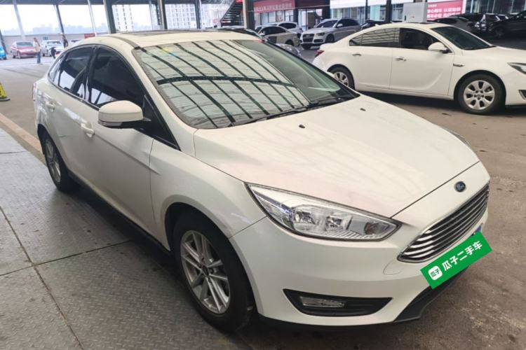 Used Ford Focus 2018 Sedan Classic 1.6L Automatic Trendy SmartDrive Edition Front Right 45 Deg