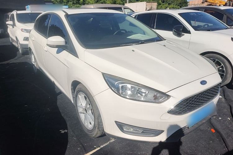 Used Ford Focus 2018 Hatchback Classic 1.6L Automatic Trendy SmartDrive Edition Front Right 45 Deg