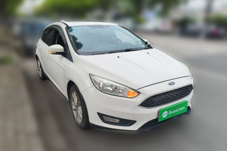Used Ford Focus 2018 Hatchback Classic 1.6L Automatic Trendy SmartDrive Edition Front Right 45 Deg