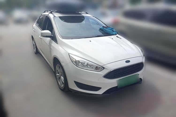 Used Ford Focus 2018 Hatchback Classic 1.6L Automatic Comfort Plus SmartDrive Edition Front Right 45 Deg