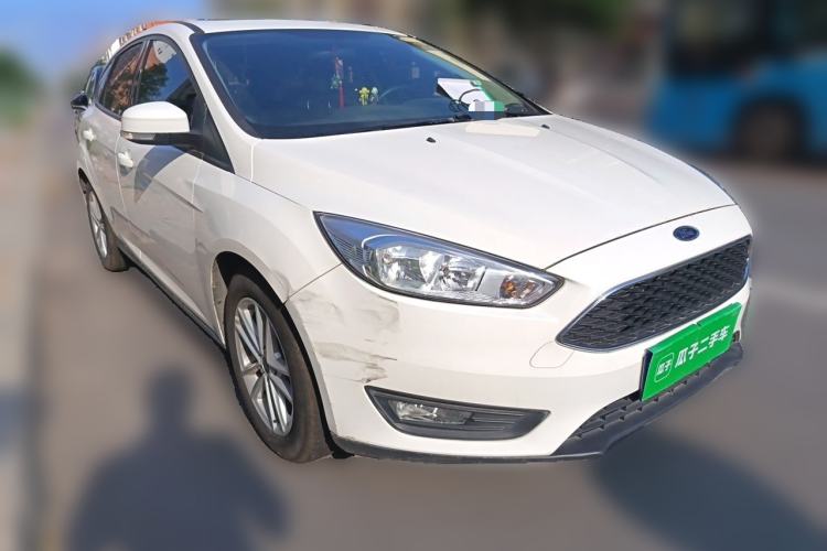 Used Ford Focus 2018 Hatchback Classic 1.6L Automatic Trendy SmartDrive Edition Front Right 45 Deg