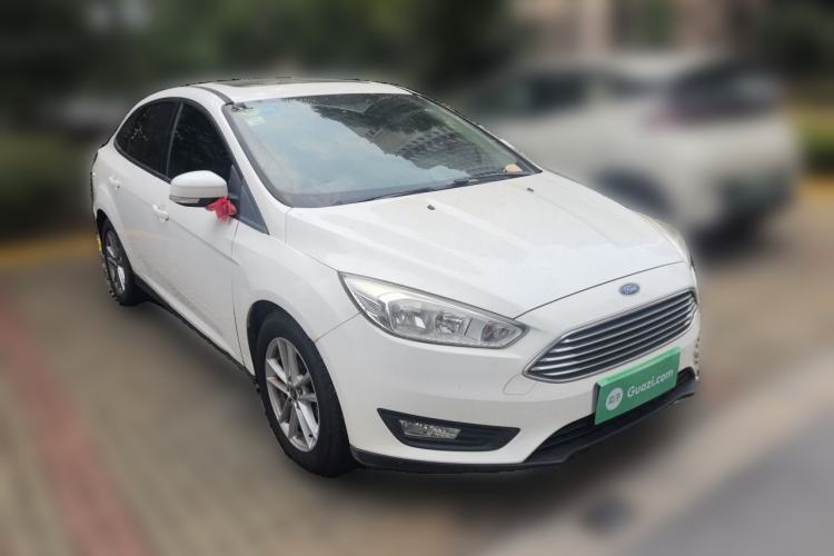 Used Ford Focus 2018 Sedan Classic 1.6L Automatic Trendy SmartDrive Edition Front Right 45 Deg