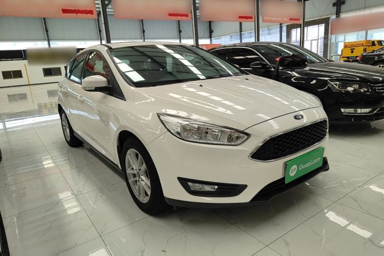 Used Ford Focus 2018 Hatchback Classic 1.6L Automatic Trendy SmartDrive Edition Front Right 45 Deg