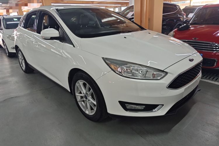 Used Ford Focus 2018 Hatchback Classic EcoBoost 180 Automatic Elite Model Front Right 45 Deg
