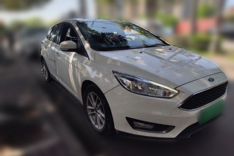 Used Ford Focus 2018 Hatchback Classic EcoBoost 180 Automatic Elite Model Front Right 45 Deg