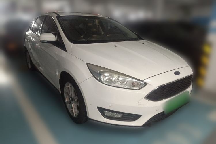 Used Ford Focus 2018 Two-Door Classic EcoBoost 125 Automatic Supercharged Style SmartDrive Edition Front Right 45 Deg