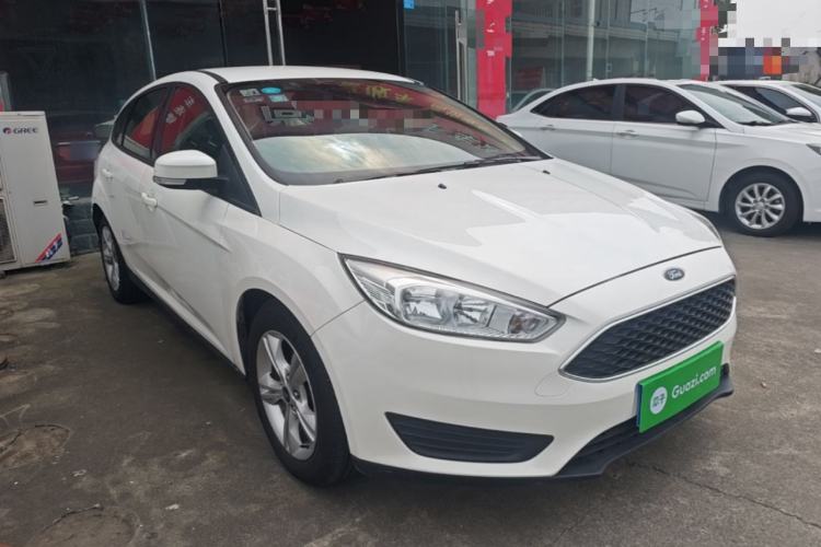 Used Ford Focus 2018 Hatchback Classic 1.6L Automatic Comfort Plus SmartDrive Edition Front Right 45 Deg