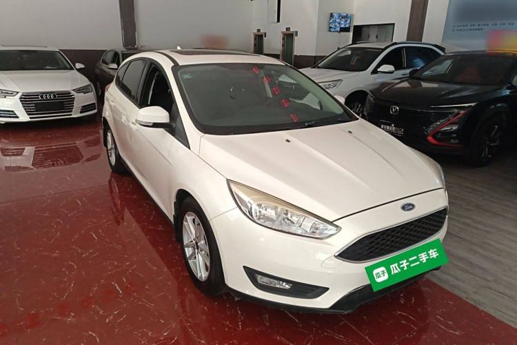 Used Ford Focus 2018 Hatchback Classic 1.6L Automatic Trendy SmartDrive Edition Front Right 45 Deg
