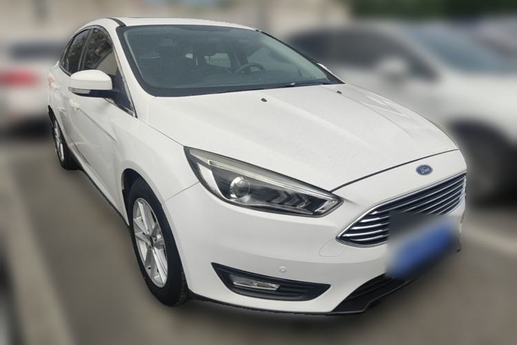 Used Ford Focus 2018 Sedan Classic 1.6L Automatic Trendy SmartDrive Edition Front Right 45 Deg