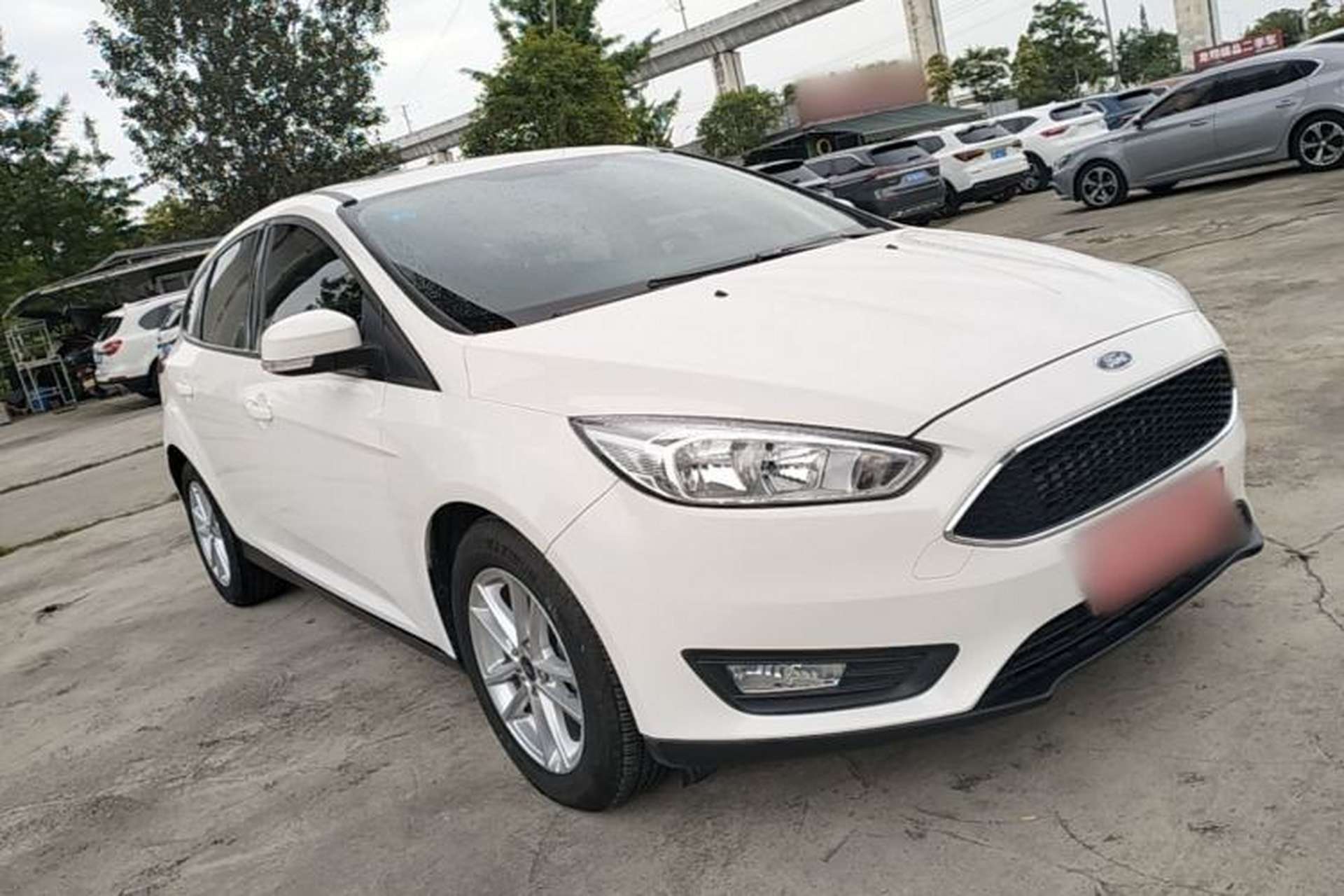 Used Ford Focus 2018 Hatchback Classic 1.6L Automatic Trendy SmartDrive Edition Front Right 45 Deg