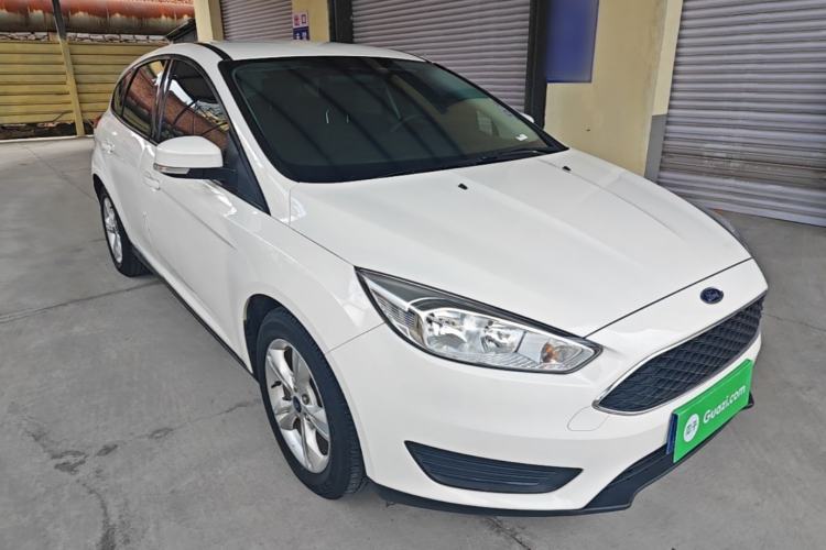 Used Ford Focus 2018 Hatchback Classic 1.6L Automatic Comfort Plus SmartDrive Edition Front Right 45 Deg