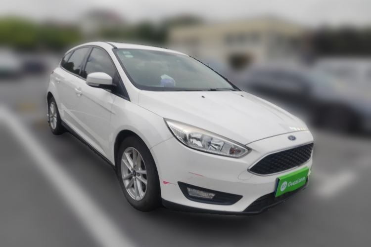 Used Ford Focus 2018 Two-Door Classic EcoBoost 125 Automatic Supercharged Style SmartDrive Edition Front Right 45 Deg