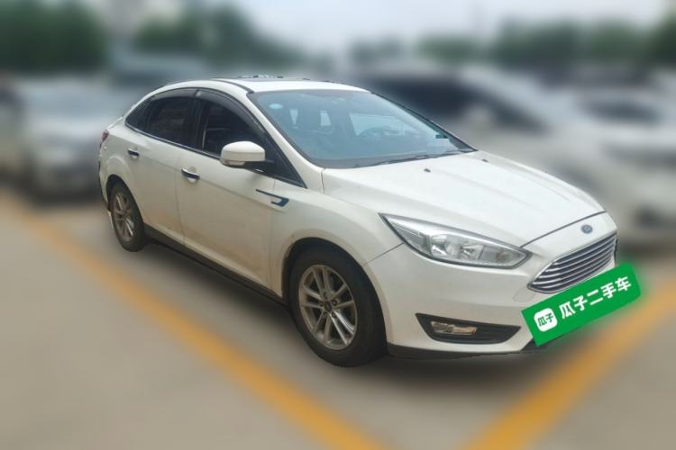 Used Ford Focus 2018 Sedan Classic 1.6L Manual Fashion Edition SmartDrive Version Front Right 45 Deg