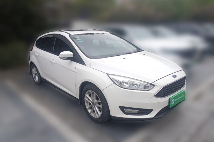 Used Ford Focus 2018 Hatchback Classic 1.6L Automatic Trendy SmartDrive Edition Front Right 45 Deg