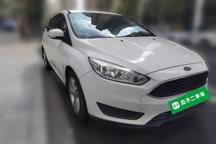 Used Ford Focus 2018 Hatchback Classic 1.6L Automatic Comfort Plus SmartDrive Edition Front Right 45 Deg