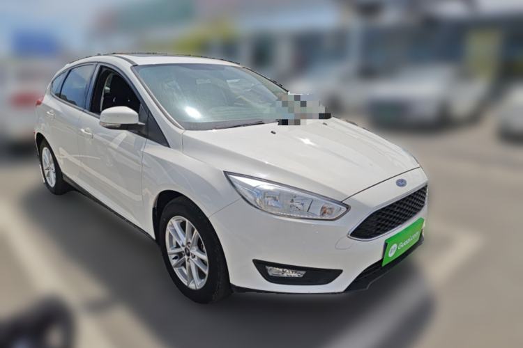 Used Ford Focus 2018 Hatchback Classic 1.6L Automatic Trendy SmartDrive Edition Front Right 45 Deg