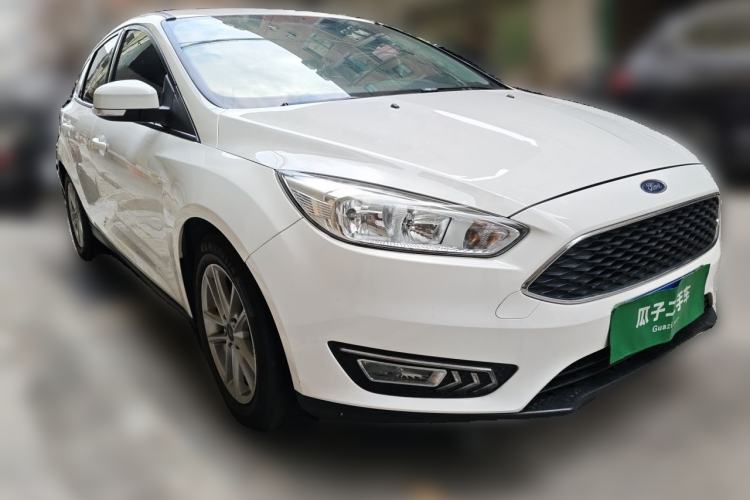 Used Ford Focus 2018 Hatchback Classic 1.6L Automatic Trendy SmartDrive Edition Front Right 45 Deg