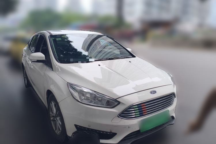 Used Ford Focus 2018 Sedan Classic EcoBoost 180 Automatic Elite Model Front Right 45 Deg