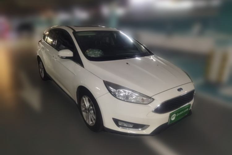 Used Ford Focus 2018 Hatchback Classic EcoBoost 180 Automatic Elite Model Front Right 45 Deg