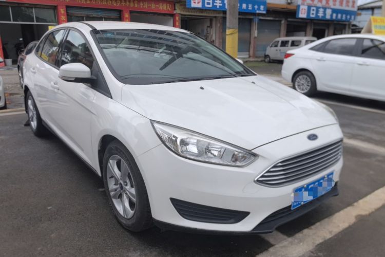 Used Ford Focus 2018 Sedan Classic 1.6L Automatic Comfort Plus Smart Drive Version Front Right 45 Deg