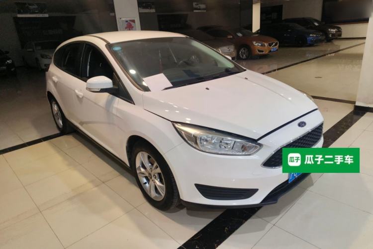 Used Ford Focus 2018 Hatchback Classic 1.6L Automatic Comfort Plus SmartDrive Edition Front Right 45 Deg