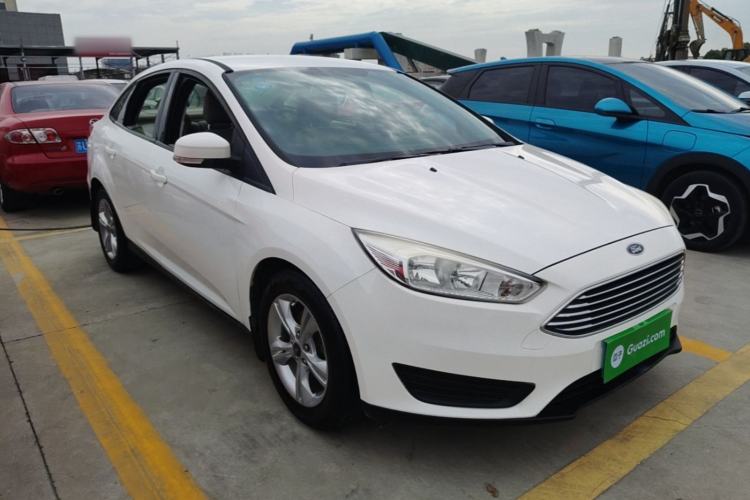 Used Ford Focus 2018 Sedan Classic 1.6L Automatic Comfort Plus Smart Drive Version Front Right 45 Deg