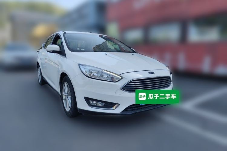 Used Ford Focus 2018 Sedan Classic EcoBoost 180 Automatic Elite Model Front Right 45 Deg