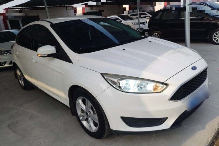 Used Ford Focus 2018 Hatchback Classic 1.6L Automatic Comfort Plus SmartDrive Edition Front Right 45 Deg
