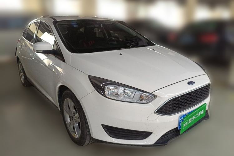 Used Ford Focus 2018 Hatchback Classic 1.6L Automatic Comfort Plus SmartDrive Edition Front Right 45 Deg