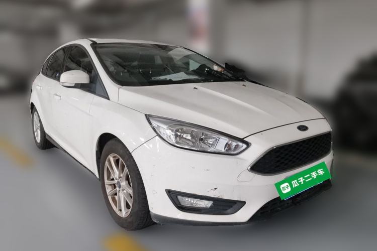 Used Ford Focus 2018 Hatchback Classic 1.6L Automatic Trendy SmartDrive Edition Front Right 45 Deg