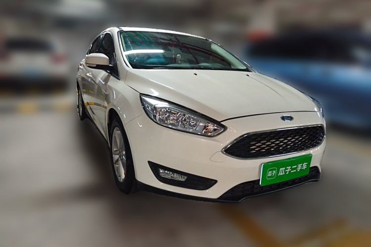 Used Ford Focus 2018 Hatchback Classic 1.6L Automatic Trendy SmartDrive Edition Front Right 45 Deg