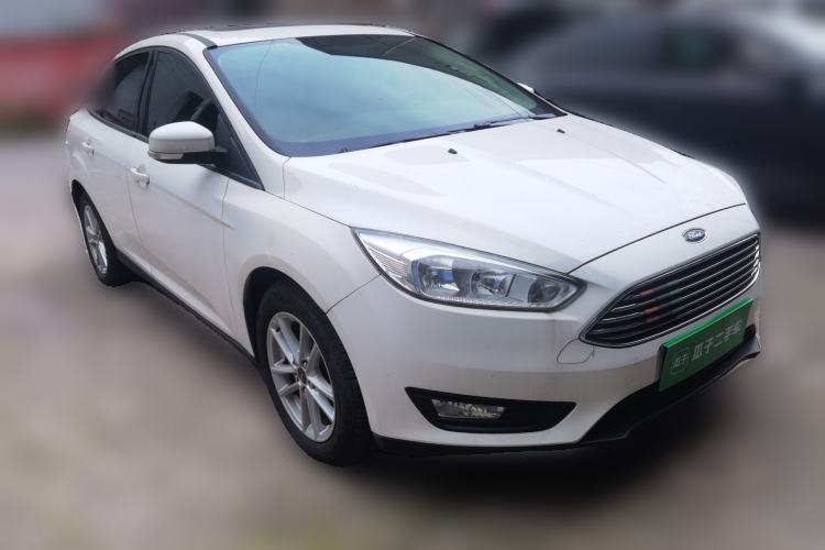 Used Ford Focus 2018 Sedan Classic 1.6L Automatic Trendy SmartDrive Edition Front Right 45 Deg