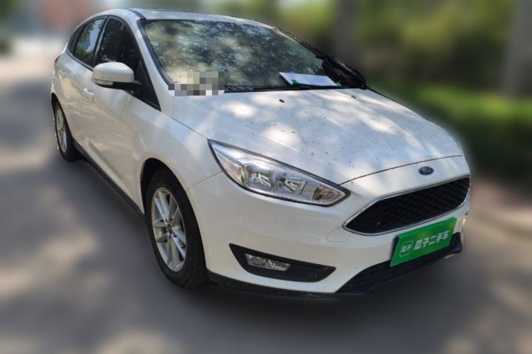 Used Ford Focus 2018 Hatchback Classic 1.6L Automatic Trendy SmartDrive Edition Front Right 45 Deg