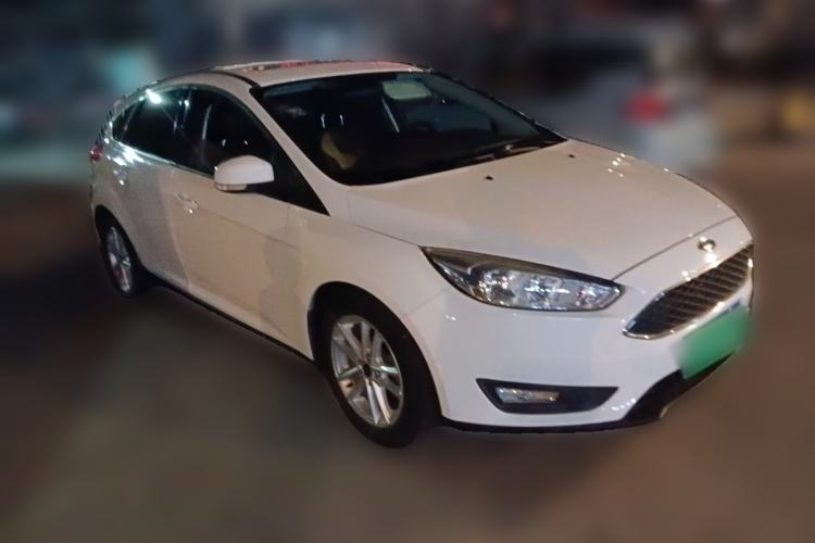 Used Ford Focus 2018 Two-Door Classic EcoBoost 125 Automatic Supercharged Style SmartDrive Edition Front Right 45 Deg