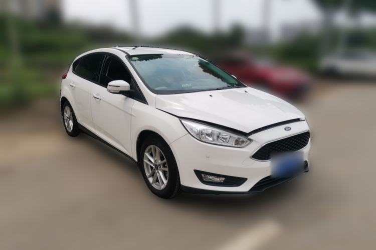 Used Ford Focus 2018 Hatchback Classic 1.6L Automatic Trendy SmartDrive Edition Front Right 45 Deg