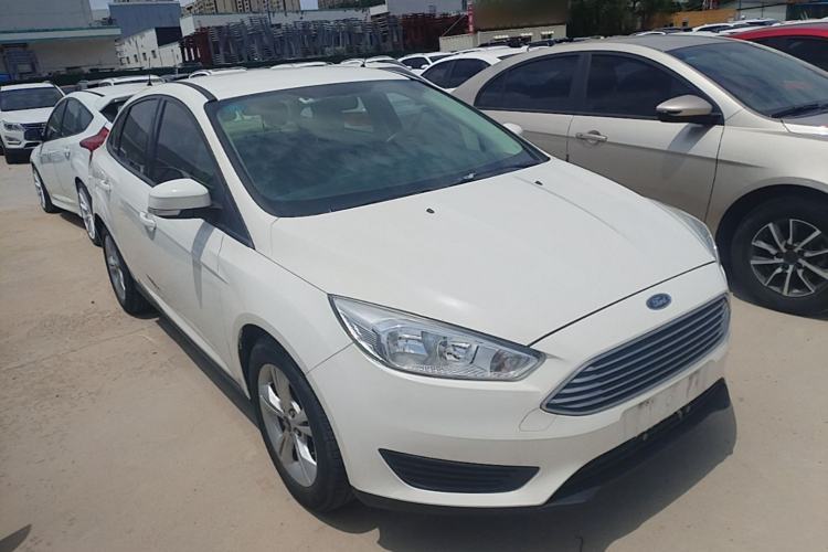 Used Ford Focus 2018 Sedan Classic 1.6L Automatic Comfort Plus Smart Drive Version Front Right 45 Deg