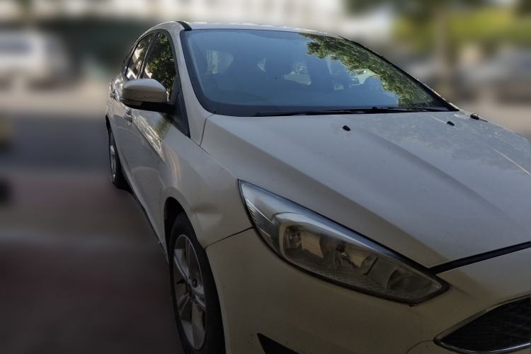 Used Ford Focus 2018 Hatchback Classic 1.6L Automatic Comfort Plus SmartDrive Edition Front Right 45 Deg
