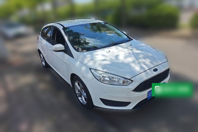 Used Ford Focus 2018 Hatchback Classic 1.6L Automatic Comfort Plus SmartDrive Edition Front Right 45 Deg