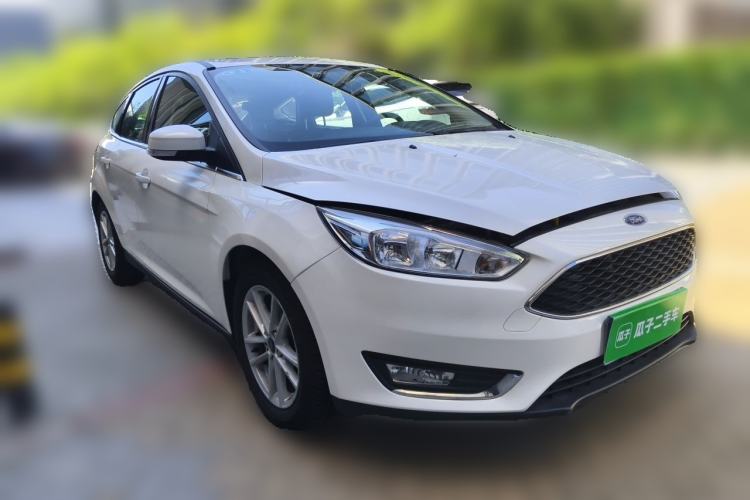Used Ford Focus 2018 Hatchback Classic EcoBoost 180 Automatic Elite Model Front Right 45 Deg