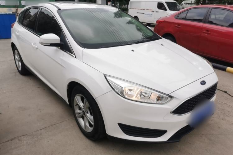 Used Ford Focus 2018 Hatchback Classic 1.6L Automatic Comfort Plus SmartDrive Edition Front Right 45 Deg