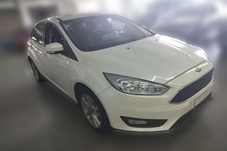 Used Ford Focus 2018 Hatchback Classic 1.6L Automatic Trendy SmartDrive Edition Front Right 45 Deg