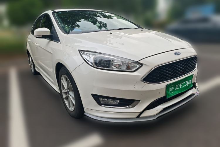 Used Ford Focus 2018 Hatchback Classic EcoBoost 180 Automatic Elite Model Front Right 45 Deg