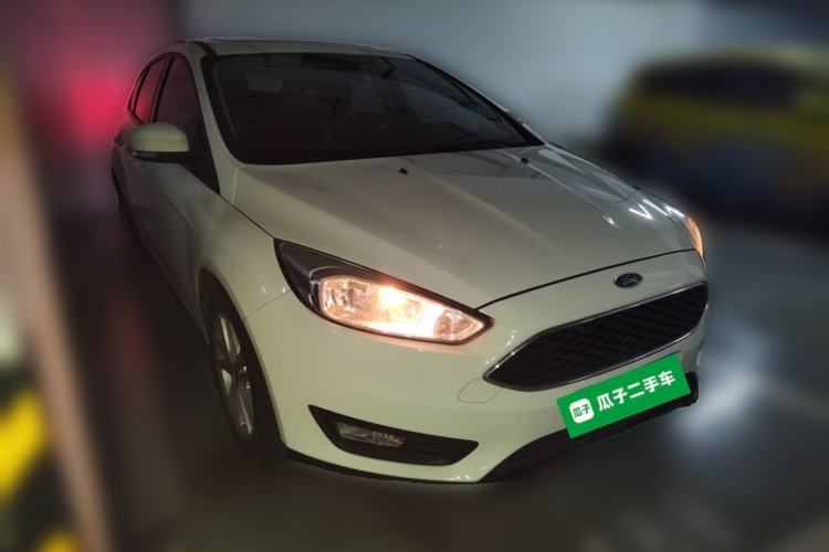 Used Ford Focus 2018 Hatchback Classic 1.6L Automatic Trendy SmartDrive Edition Front Right 45 Deg